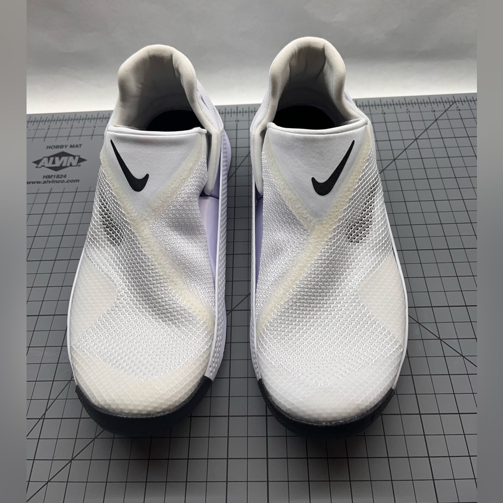 Nike Go FlyEase Women’s 10.5 White